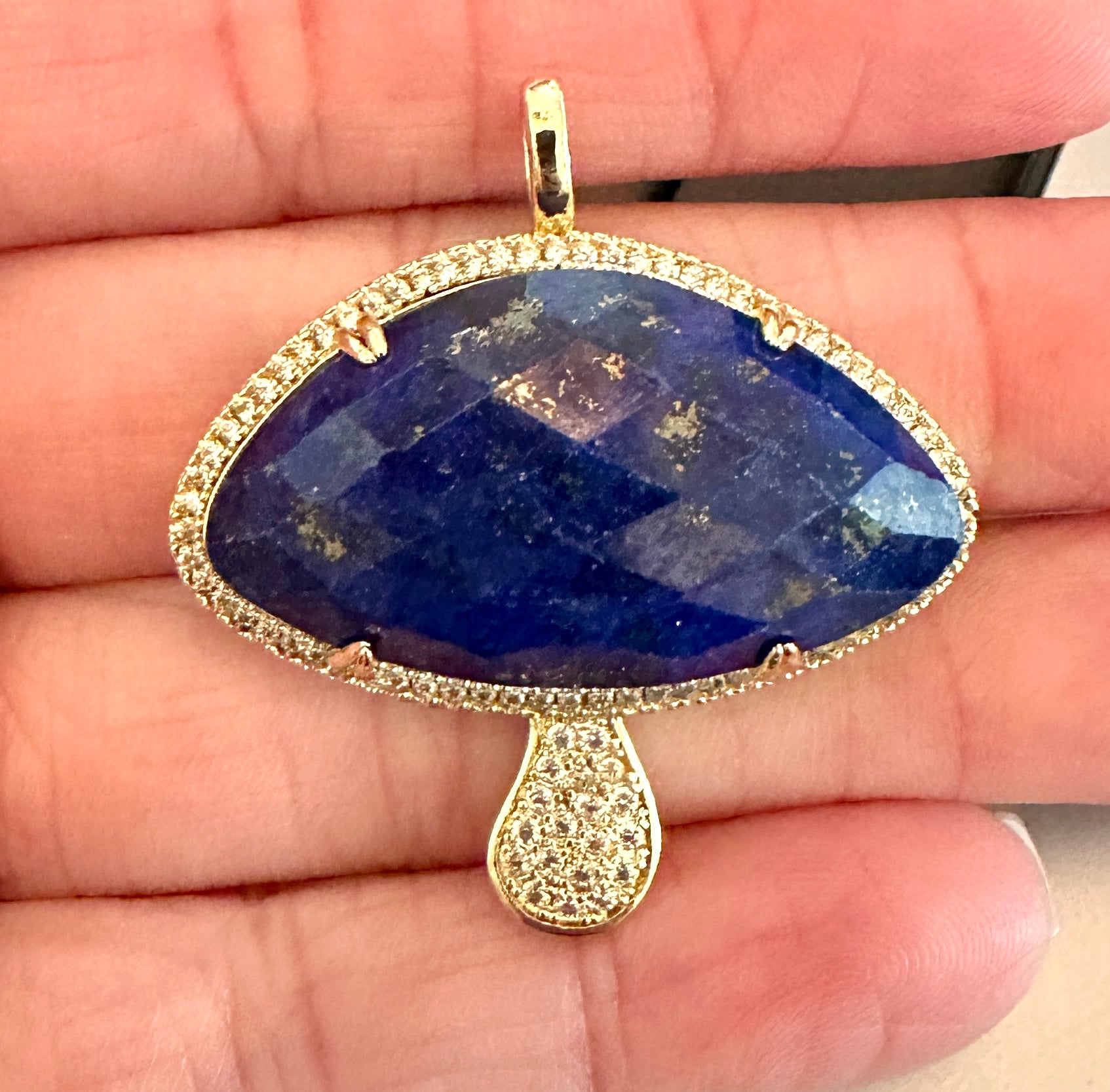 Hongo Pendant